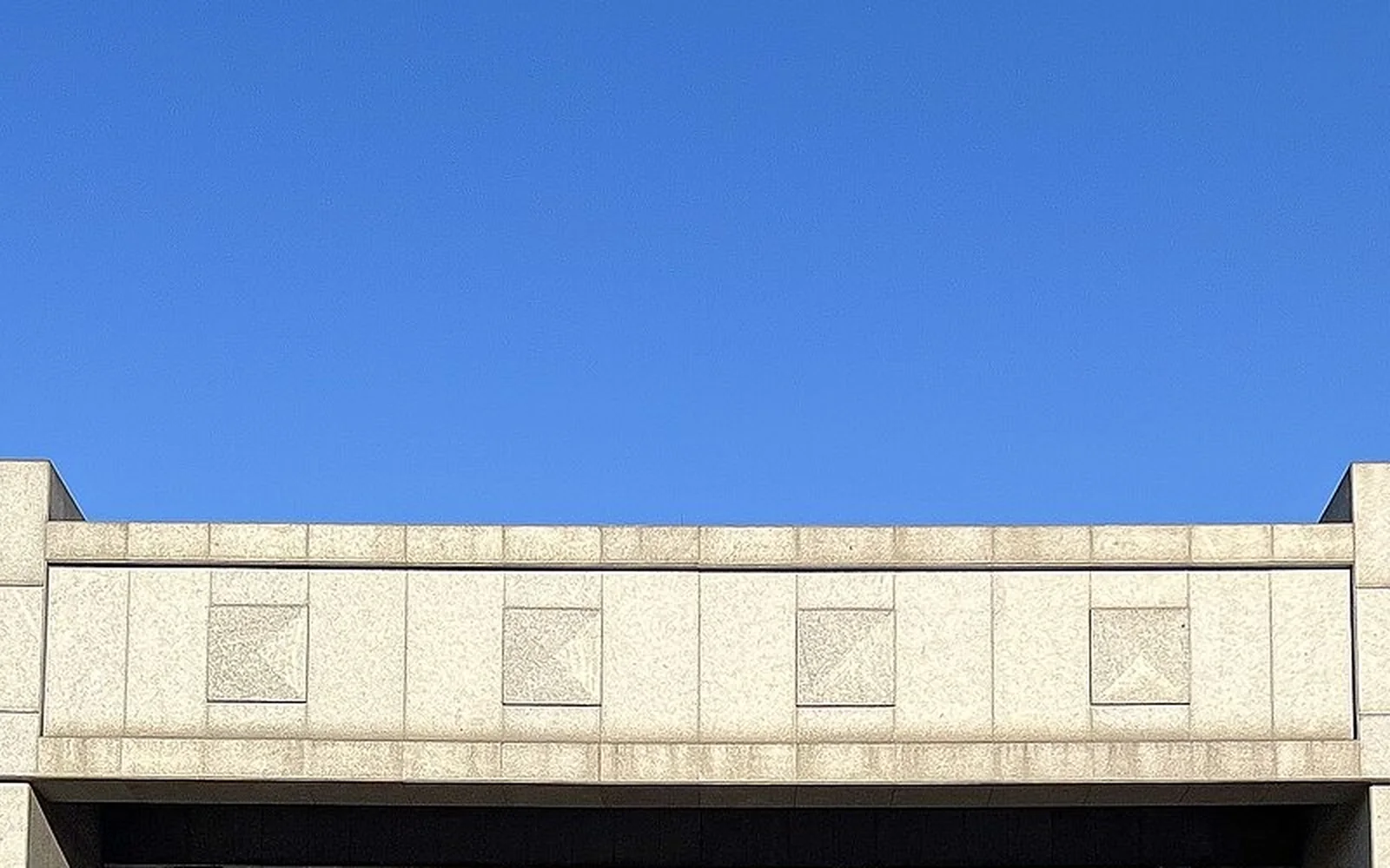 某国家级能源科研院区建筑入口实景